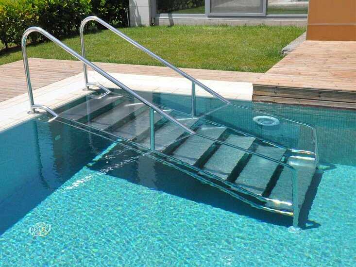 egimli-havuz-inis-merdivenleri